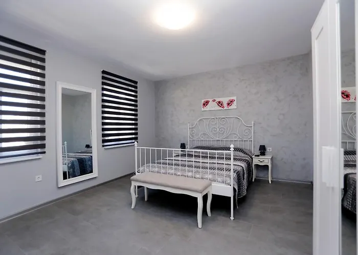 Lux  Street * Burgas